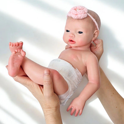Muñeca Reborn Silicona "Adriana" (43 cm, 2.3kg) - Bebe, Hace Pis, Pelo Pintado y Caída de Cabeza